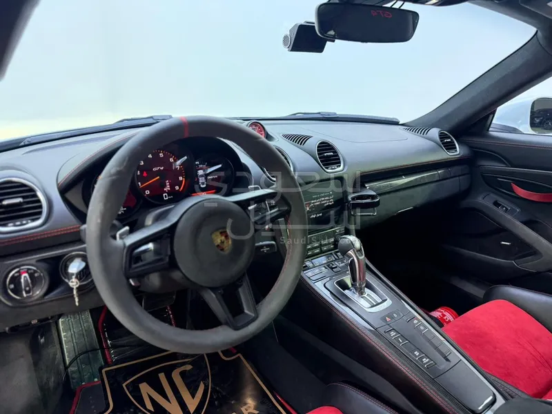 2023 بورش 911 جي تي 4