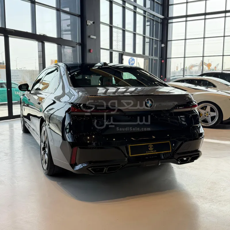 2023 بي ام دبليو الفئة السابعة 760أي