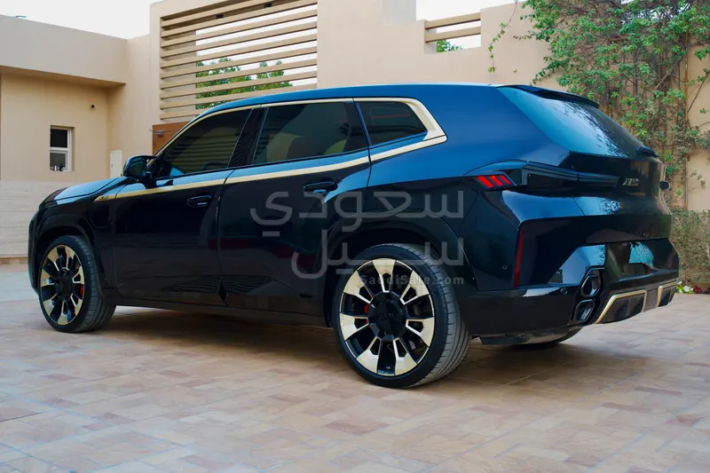 2023 بي ام دبليو اكس ام