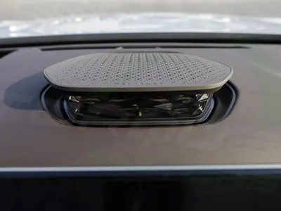 2025 بي واي دي ليوبارد 8