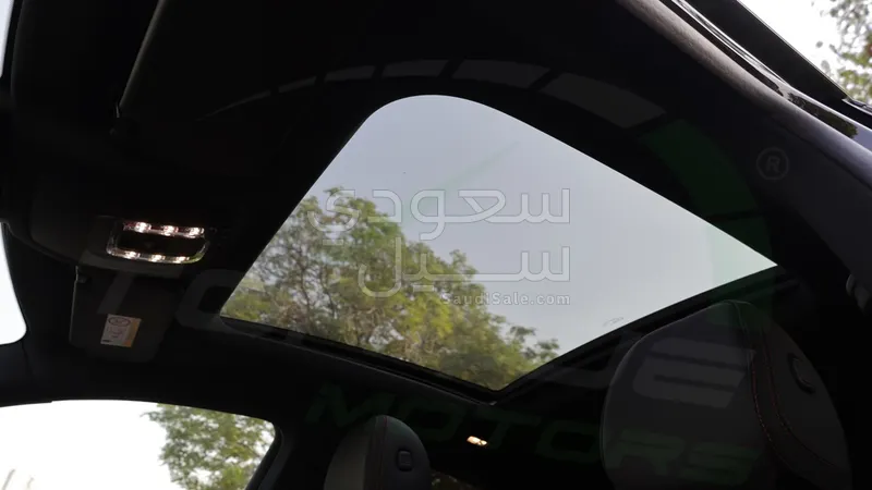 2025 مرسيدس - بنز جي إل إي 53 أي إم جي