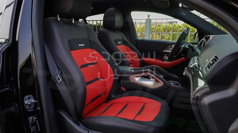 2025 مرسيدس - بنز جي إل إي 53 أي إم جي