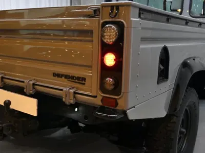 1991 لاند روفر ديفيندر 110