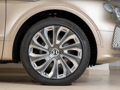 2024 بنتلي بنتايجا إي دابليو بي