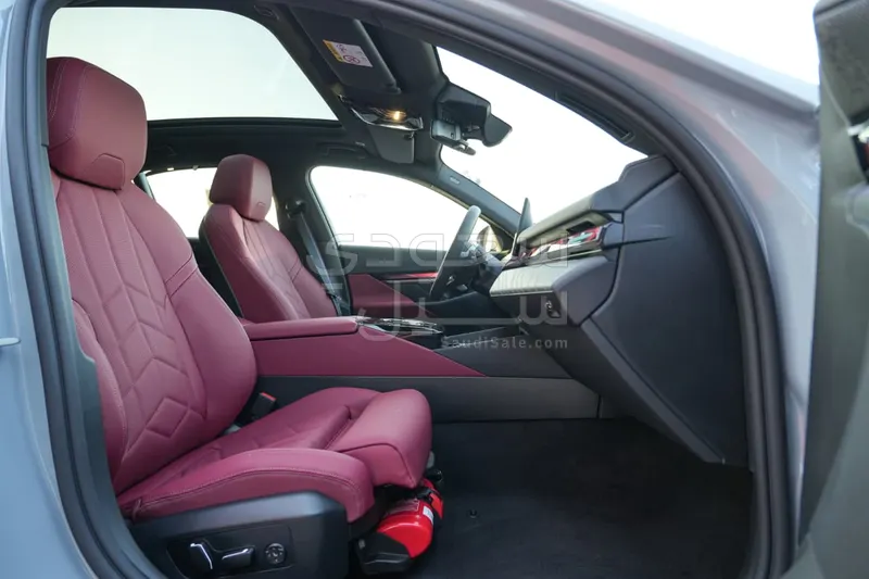 2026 بي ام دبليو الفئة الخامسة 530 إم كت