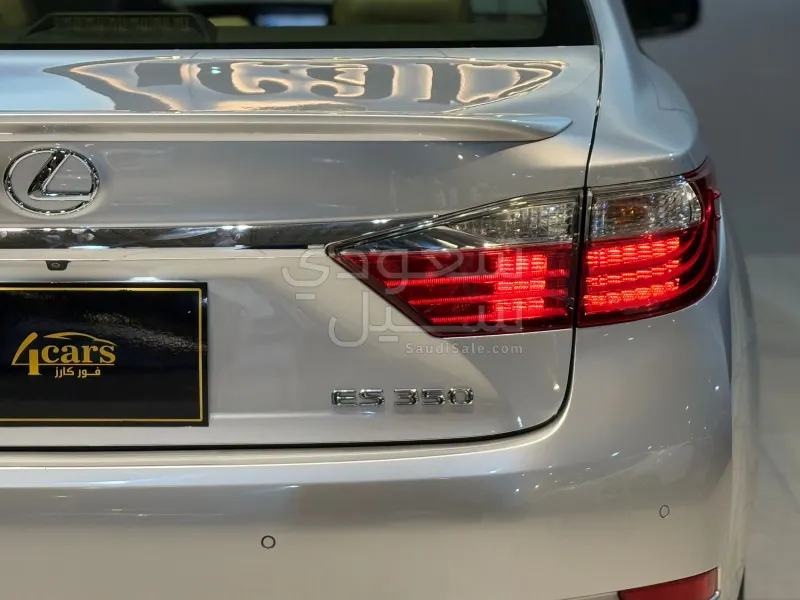 2013 لكزس إي إس 350 دي دي