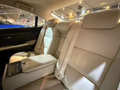 2013 لكزس إي إس 350 دي دي