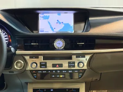 2013 لكزس إي إس 350 دي دي