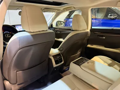 2013 لكزس إي إس 350 دي دي