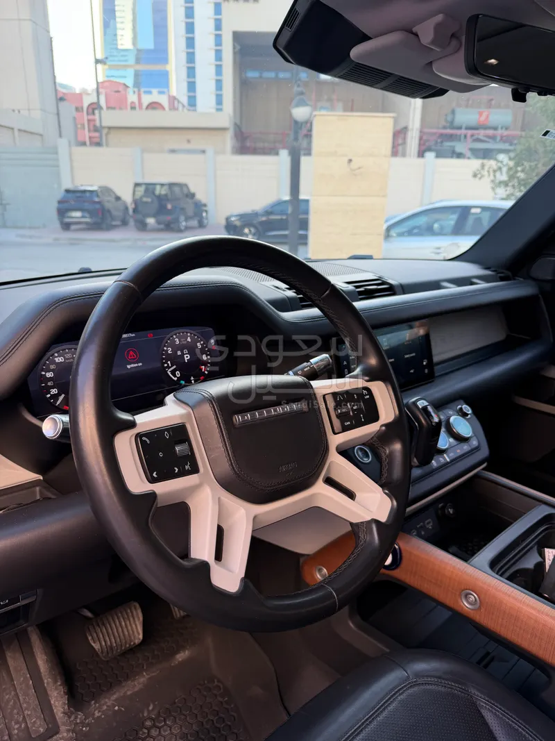 2020 لاند روفر ديفيندر 110