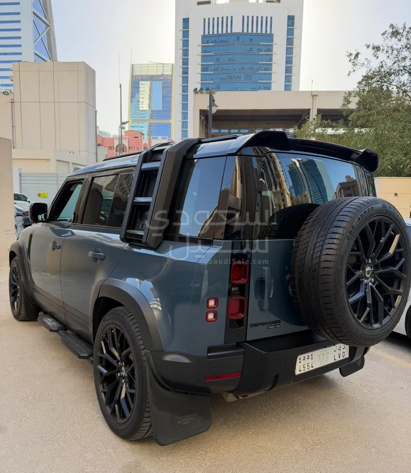 2020 لاند روفر ديفيندر 110