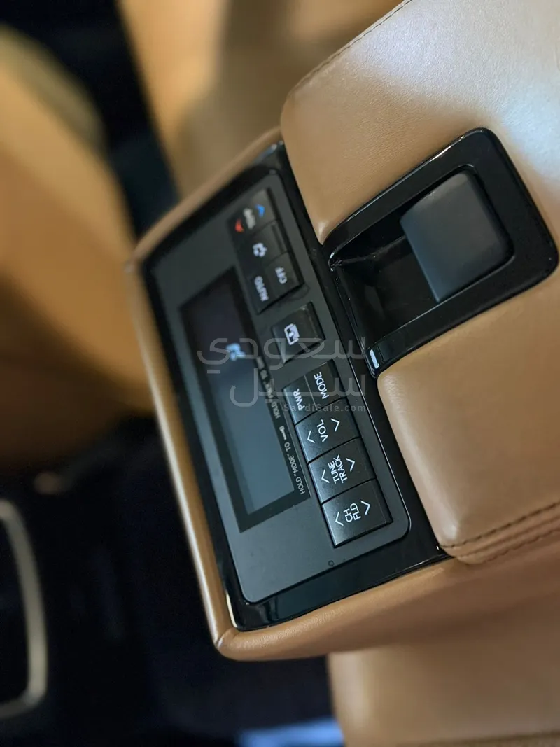 2016 لكزس جي إس 350