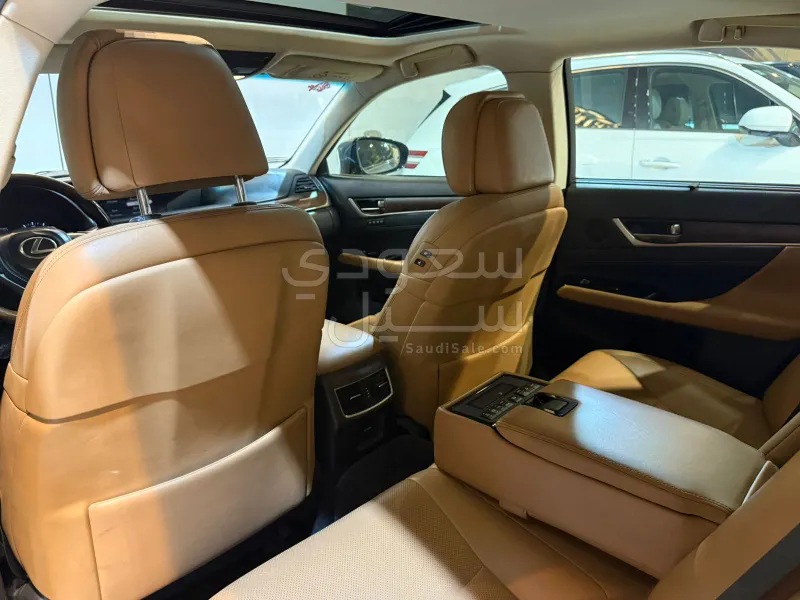 2016 لكزس جي إس 350