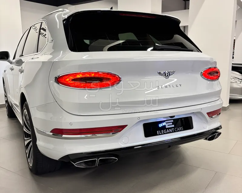 2021 بنتلي بنتايجا الاصدار الاول
