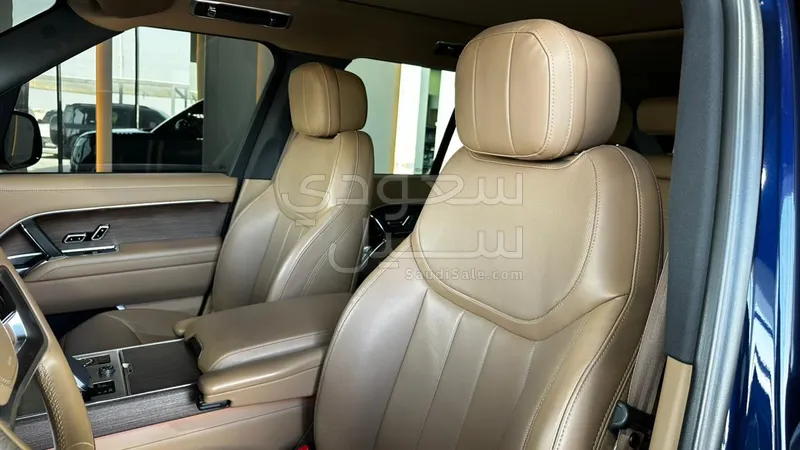 2023 لاند روفر رينج روفر فوج