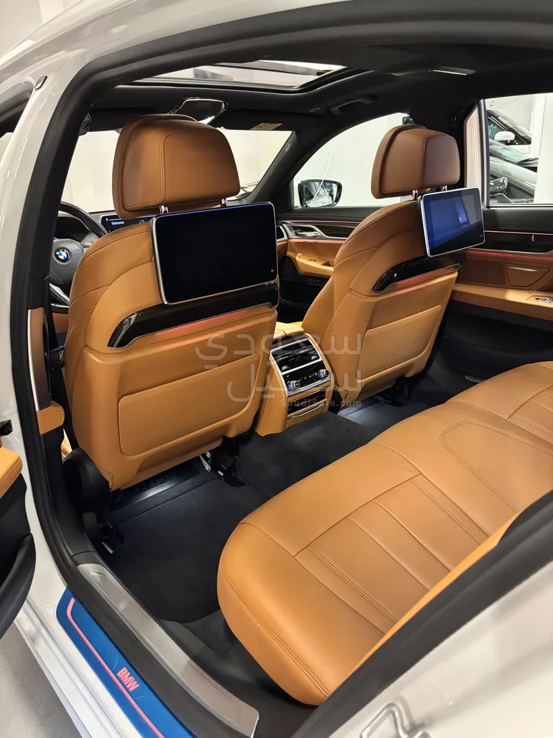 2021 بي ام دبليو الفئة السابعة 740 إل أي