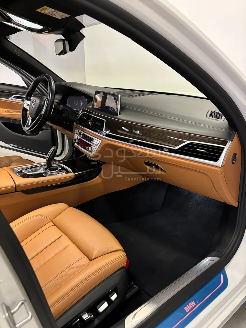 2021 بي ام دبليو الفئة السابعة 740 إل أي