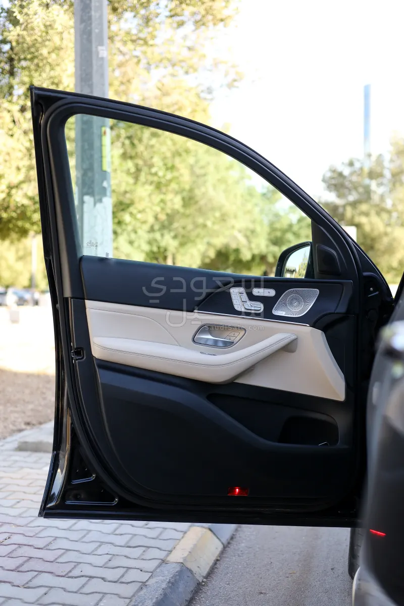 2024 مرسيدس - بنز جي إل إي 450