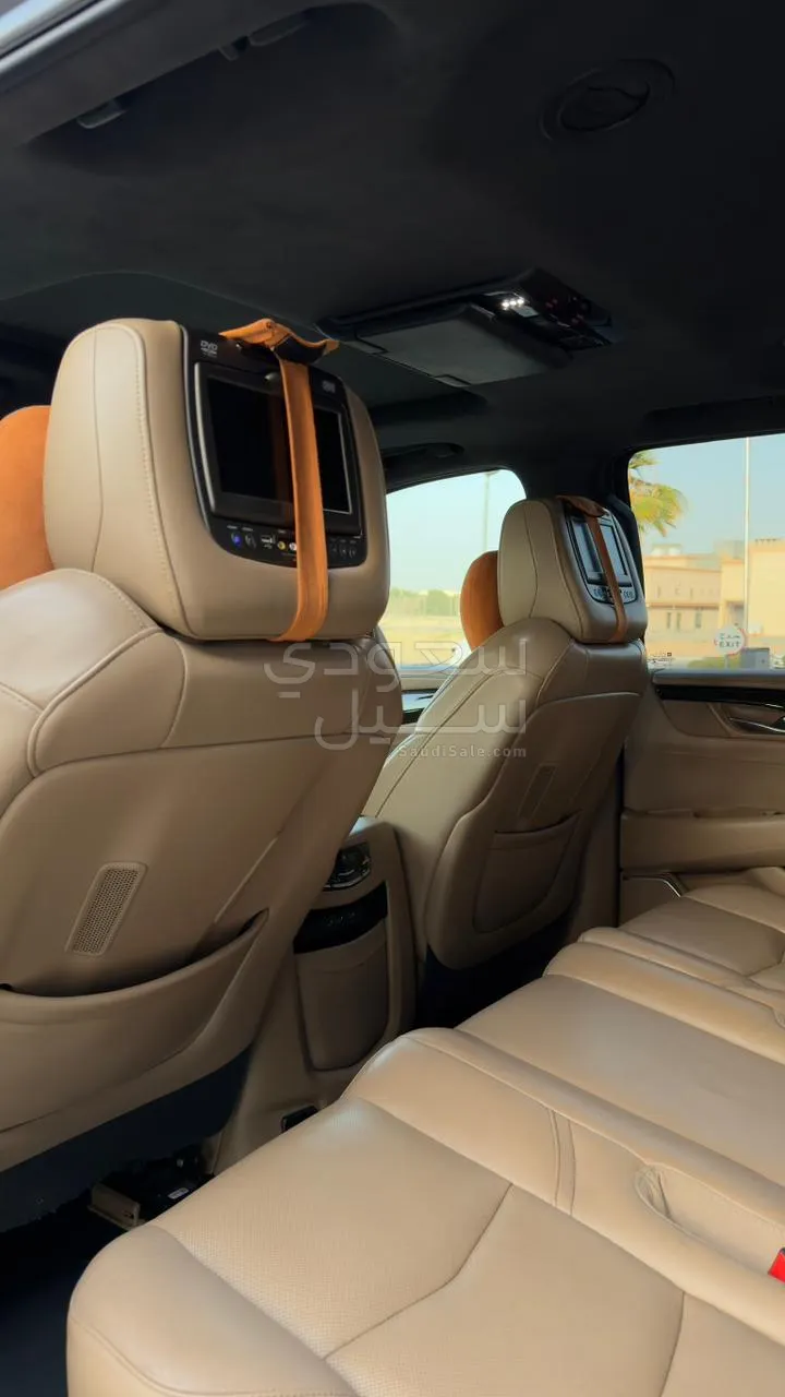 2019 كاديلاك اسكاليد بلاتينيوم