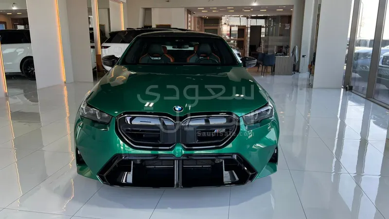 2025 بي ام دبليو الفئة ام إم 5