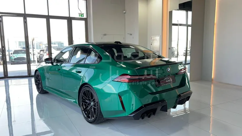 2025 بي ام دبليو الفئة ام إم 5