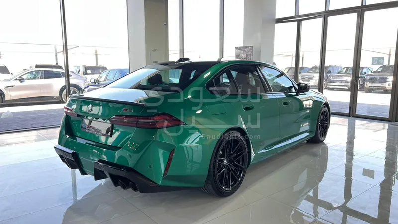 2025 بي ام دبليو الفئة ام إم 5