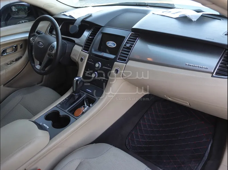 2019 Ford Taurus SEL