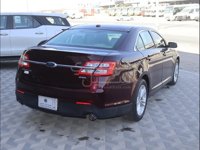 2019 Ford Taurus SEL