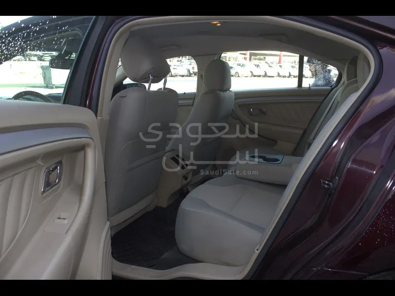 2019 Ford Taurus SEL