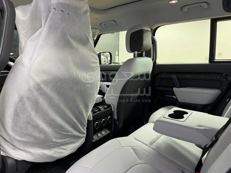 2026 لاند روفر ديفيندر اكس داينمك