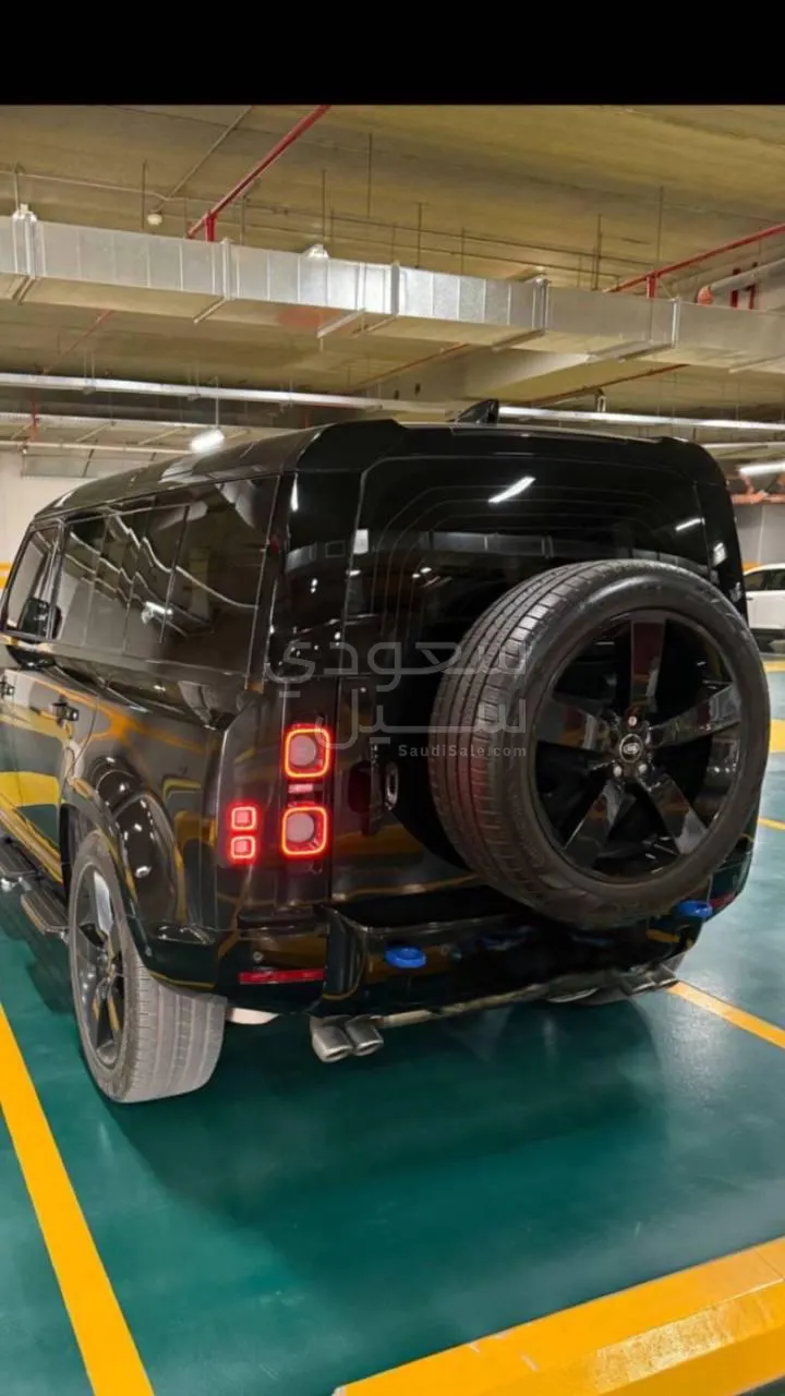 2024 لاند روفر ديفيندر