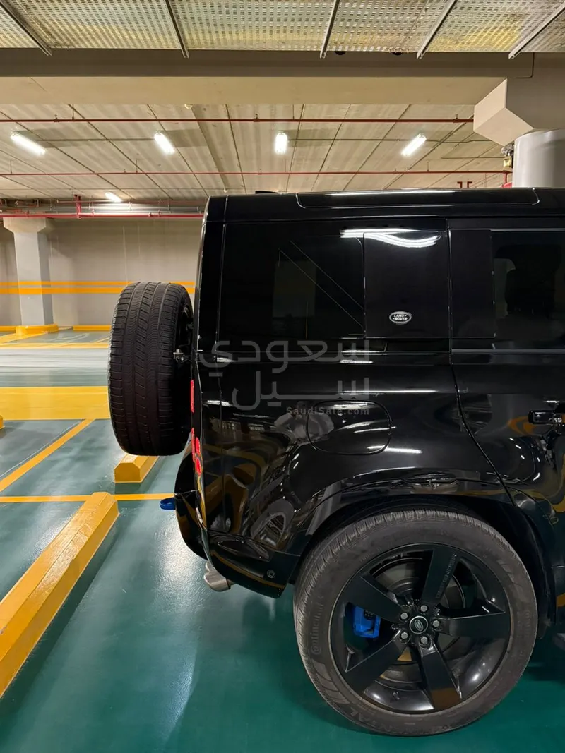 2024 لاند روفر ديفيندر