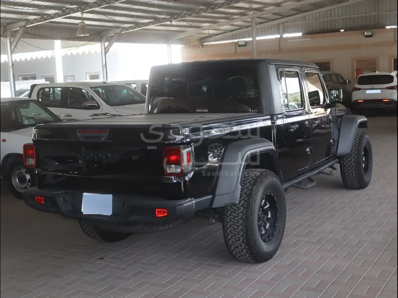 2021 جييب جلادياتور سبورت