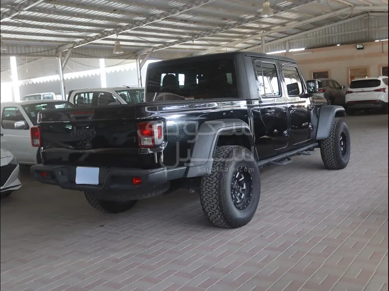 2021 جييب جلادياتور سبورت