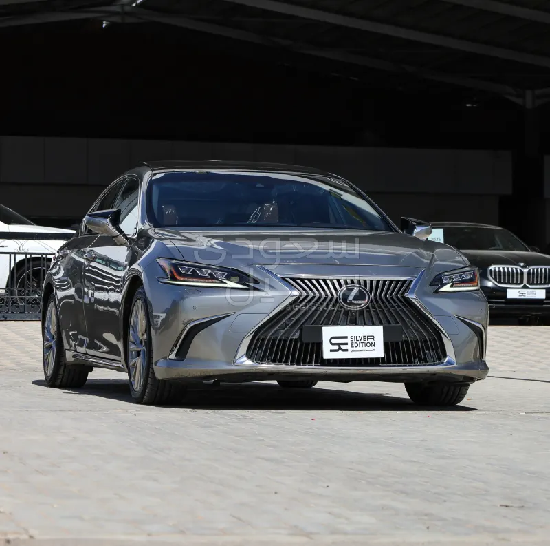 2019 لكزس إي إس 350