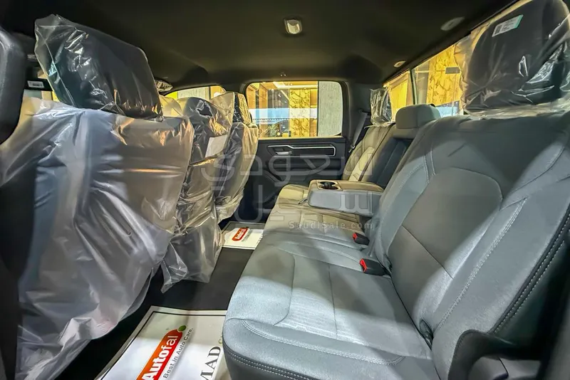 2025 دودج رام 1500 بيج هورن