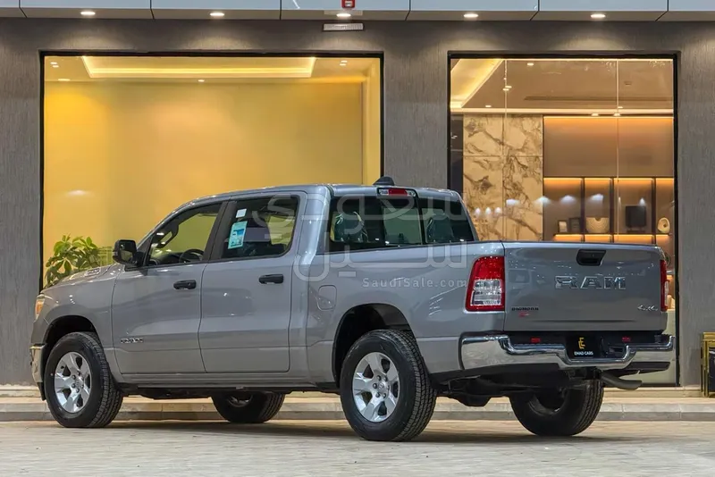 2025 دودج رام 1500 بيج هورن