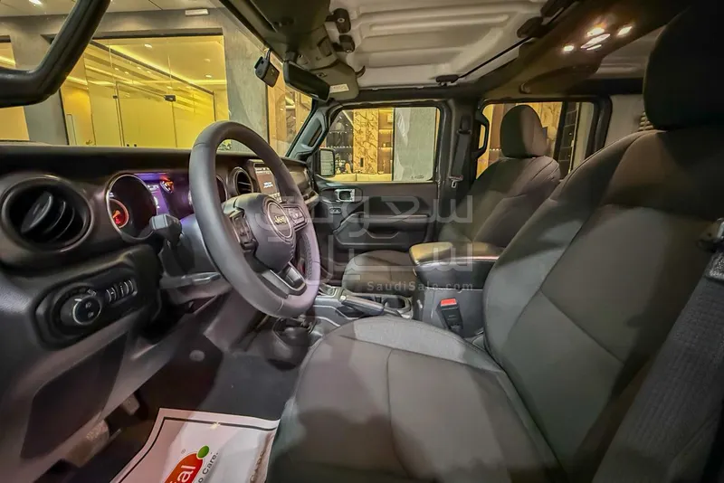 2023 جييب رانجلر سبورت