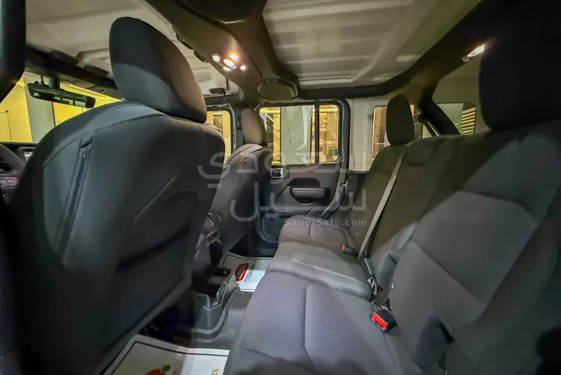 2023 جييب رانجلر سبورت