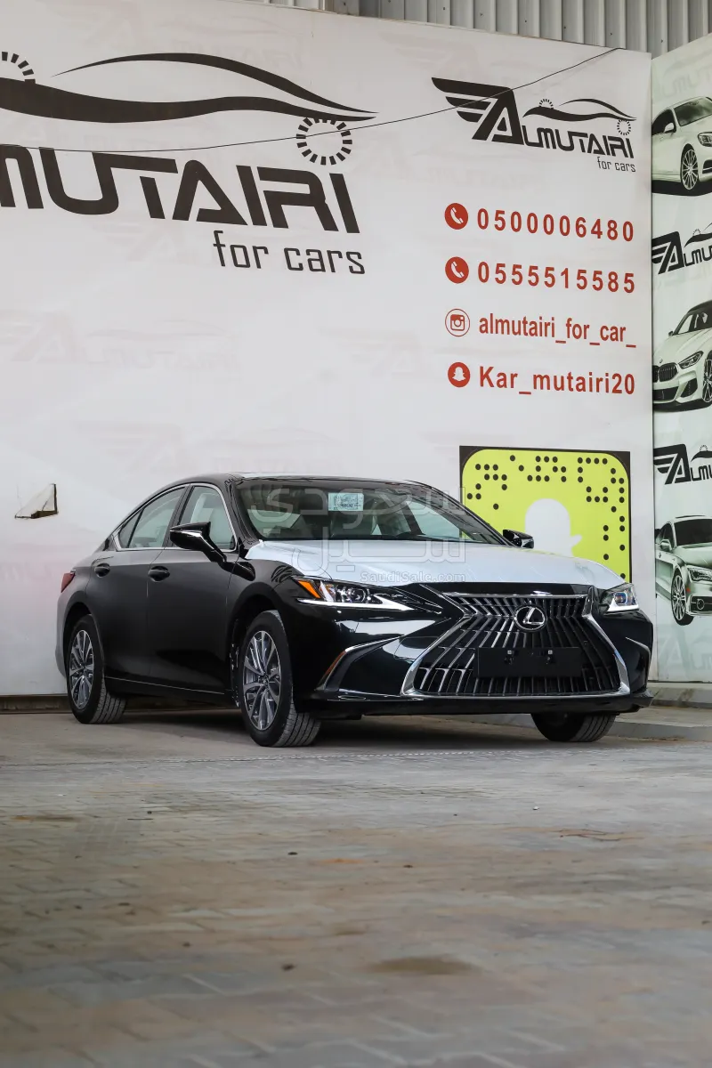 2025 لكزس إي إس 250