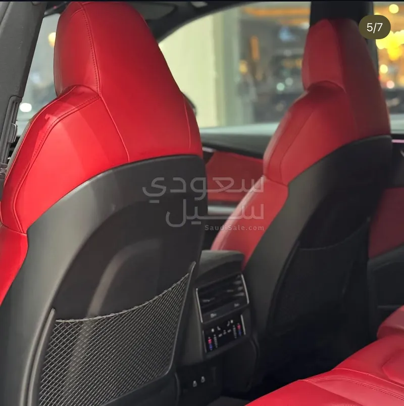 2022 اودي كيو 8 أر إس