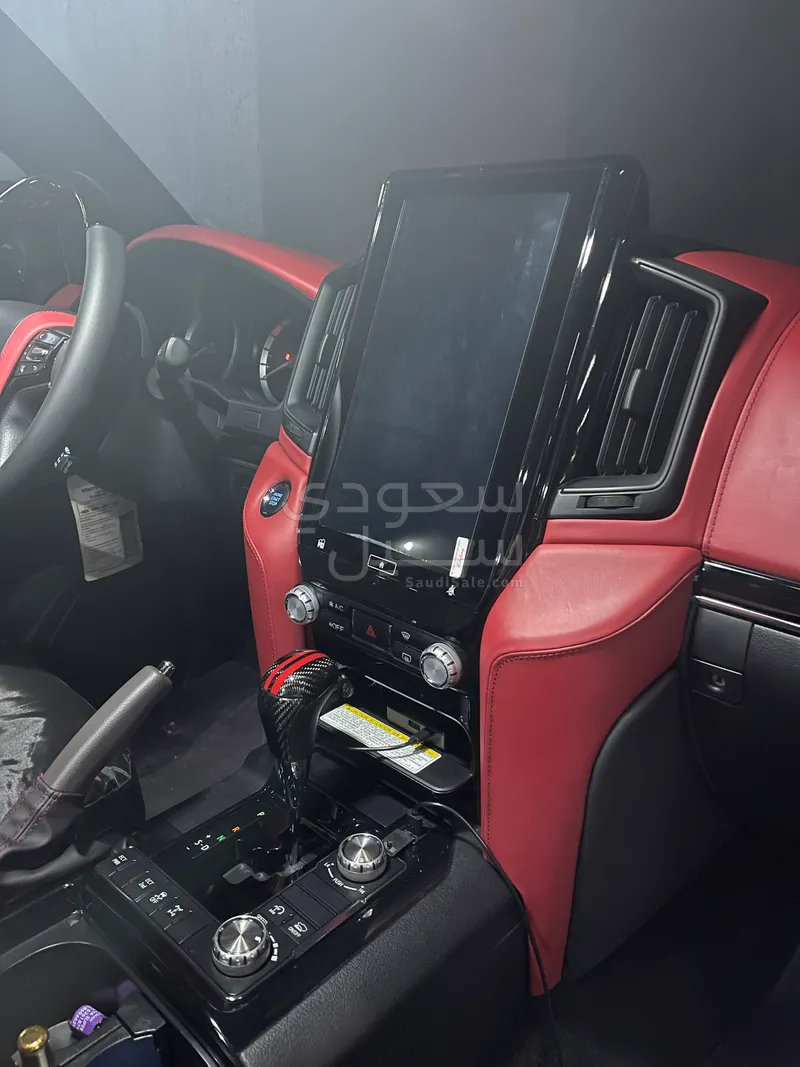 2019 تويوتا لاند كروزر جي اكس ار