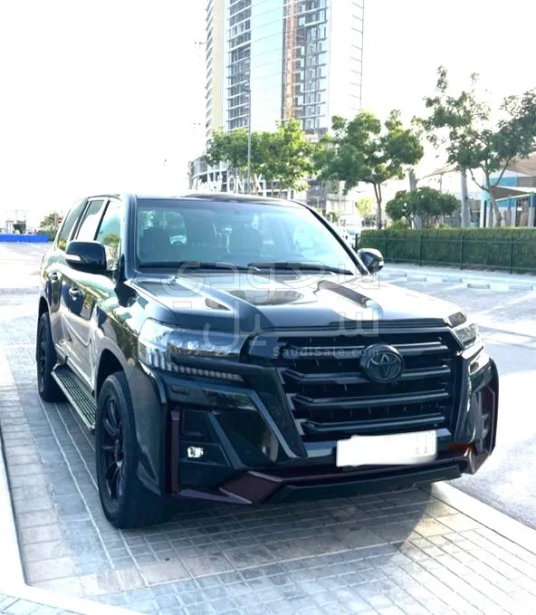 2019 تويوتا لاند كروزر جي اكس ار