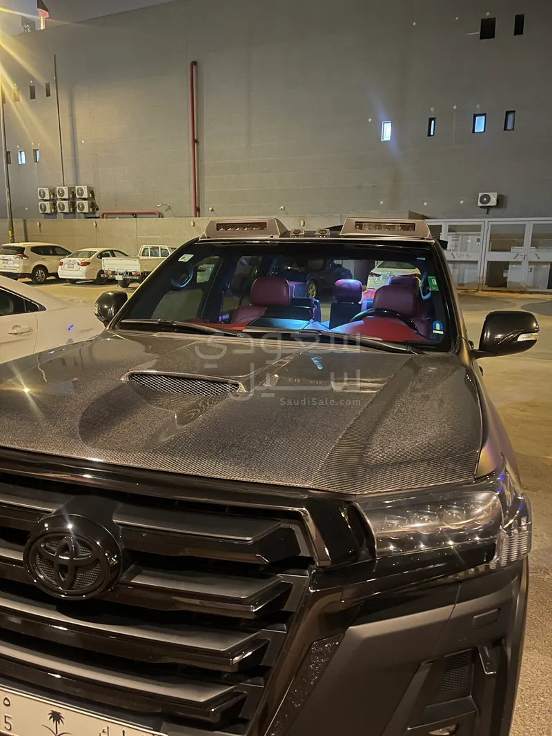 2019 تويوتا لاند كروزر جي اكس ار