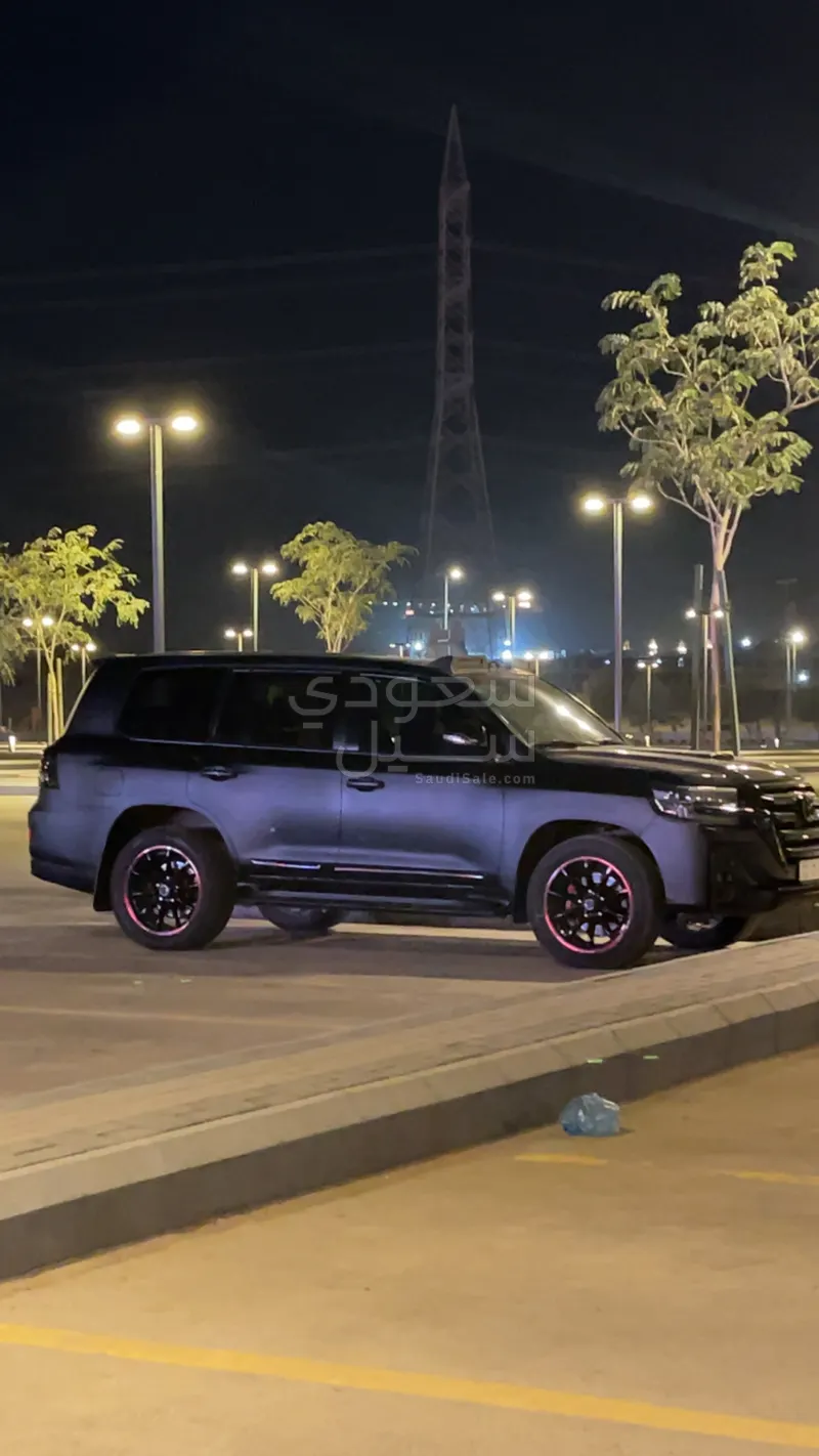 2019 تويوتا لاند كروزر جي اكس ار