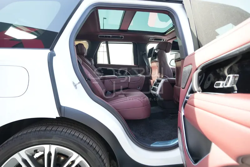 2026 لاند روفر رينج روفر اوتوبيوغرافي