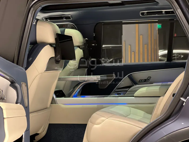 2025 لاند روفر رينج روفر اس في اوتوبيوغرافي