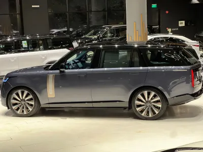 2025 لاند روفر رينج روفر اس في اوتوبيوغرافي