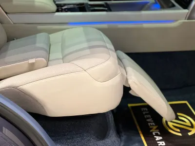 2025 لاند روفر رينج روفر اس في اوتوبيوغرافي