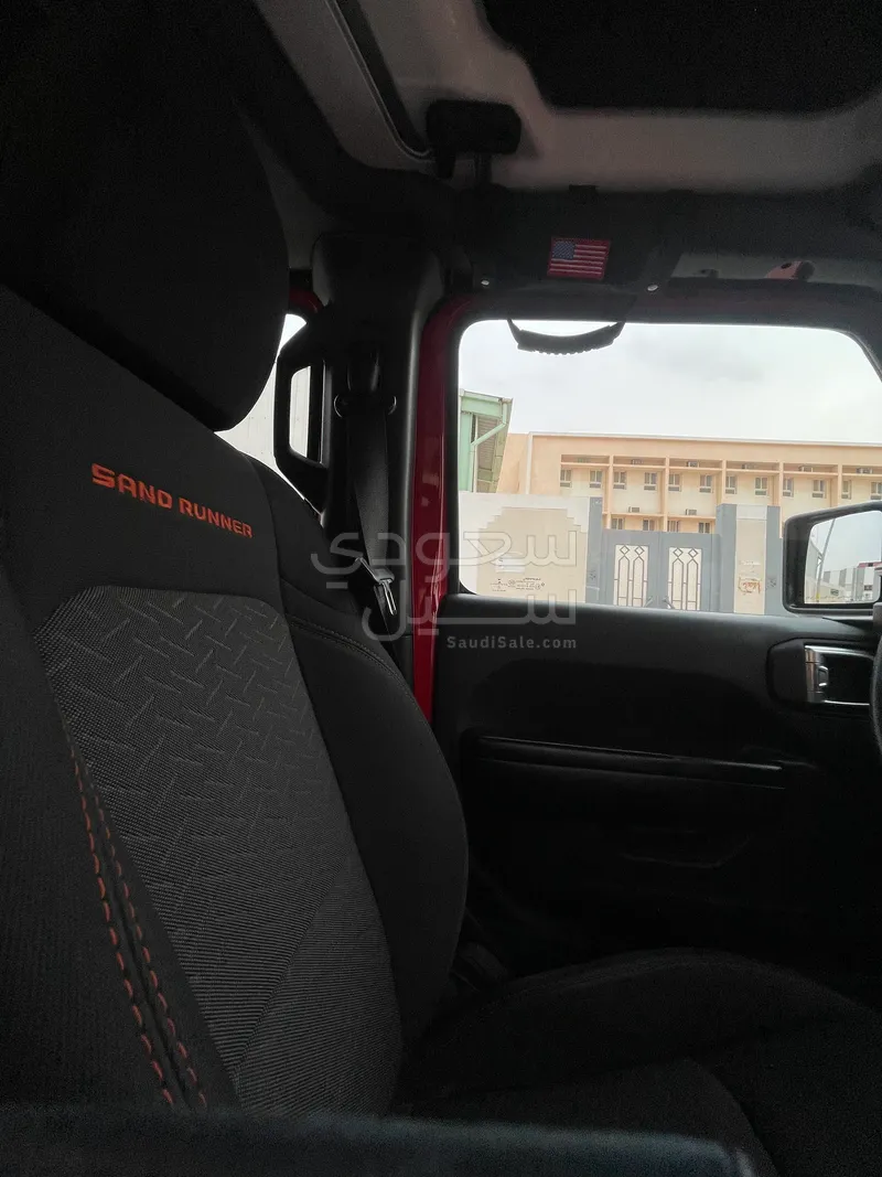 2021 جييب جلادياتور ساند رانر